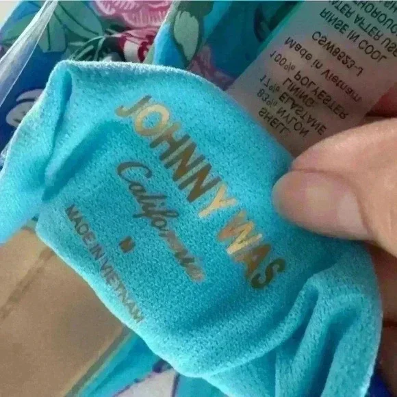 NWT Johnny Was Rainbow Color Blast Twist Keyhole
One Pc Swimsuit Sz M - Picture 11 of 12